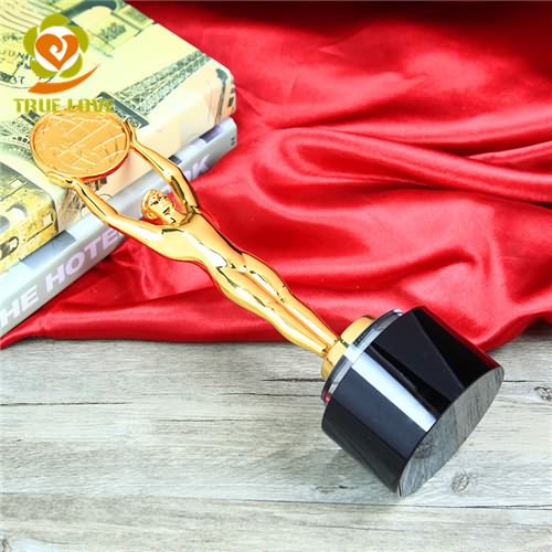 gold oscar trophie (3) gold oscar trophie (3)