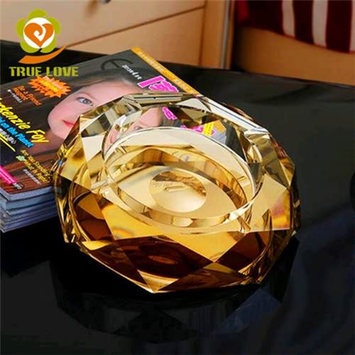 Crystal Outdoor Ashtrays (3) Crystal Outdoor Ashtrays (3)