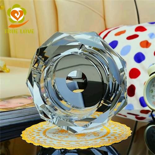 Crystal Outdoor Ashtrays (4) Crystal Outdoor Ashtrays (4)